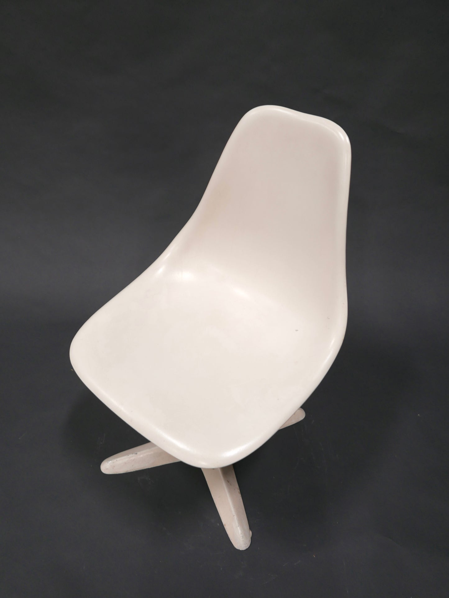 Vintage Burke Propeller Dining Swivel Tulip Chair
